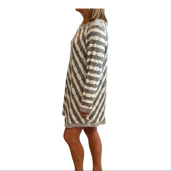 CHICO’s SOFT OVERSIZED SWEATER - Picture 4 of 6